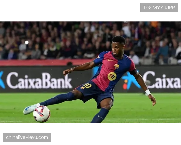 激战正酣：足球赛事深度解析，球队状态持续攀升表现抢眼