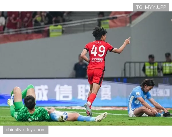 德甲转会潮涌：新星加盟与老将离队重塑球队格局