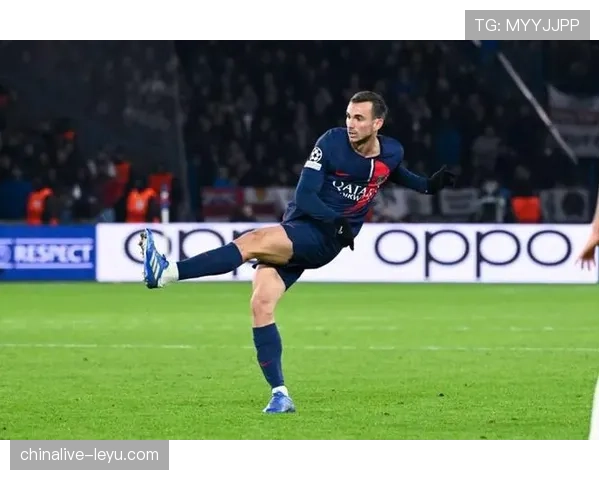 鲁伊斯获巴黎一线队征召，新赛季蓄势待发