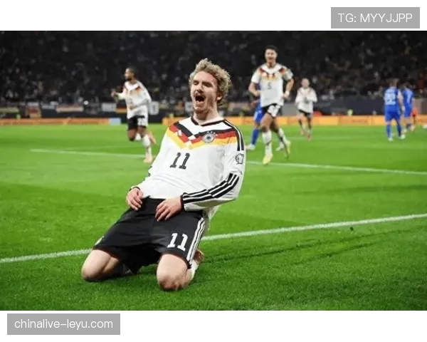 塔巴科维奇状态火热再现进球风采,助德甲劲旅剑指联赛桂冠 塔巴科维奇状态火热再现进球风采,助德甲劲旅剑指联赛桂冠