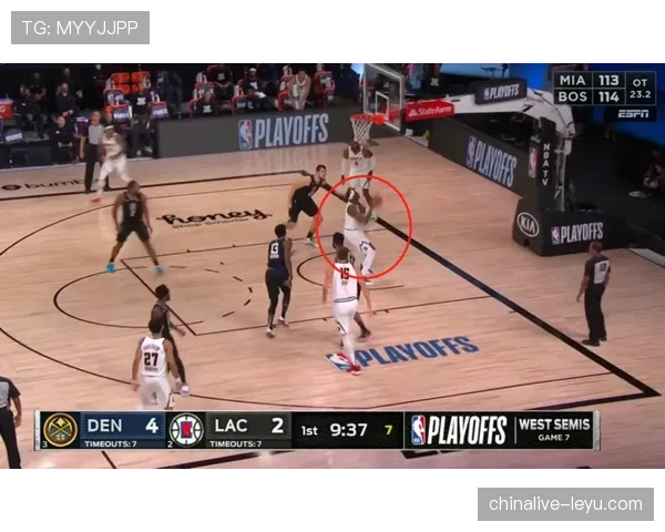 奥斯梅恩巧破双人包夹，展现顶级进攻智慧