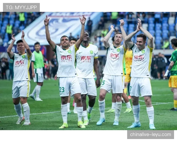 中超积分榜竞争白热化，各队全力冲刺季后赛席位