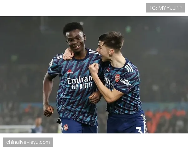 福登与萨卡：中路创造核心与边路爆点的角色差异分析