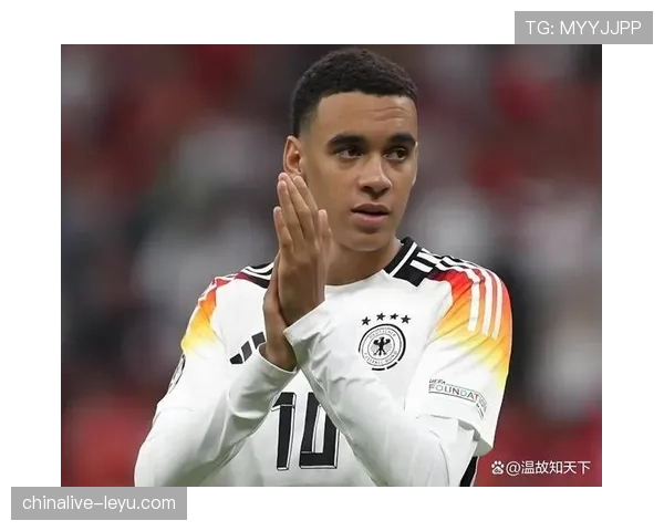 穆西亚拉:欧冠淘汰赛稳定输出的新生代核心解析 穆西亚拉:欧冠淘汰赛稳定输出的新生代核心解析